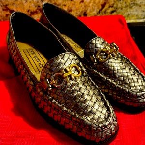 CARYSMA LEATHER LOAFERS SIZE 7 MEDIUM